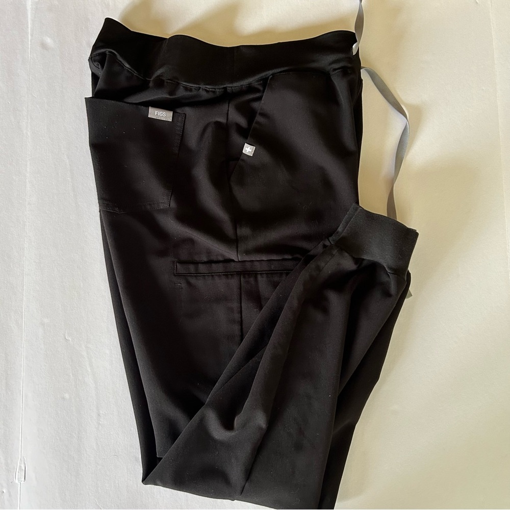 FIGS Jogger Style Scrubs, Black, Ladies Size Small